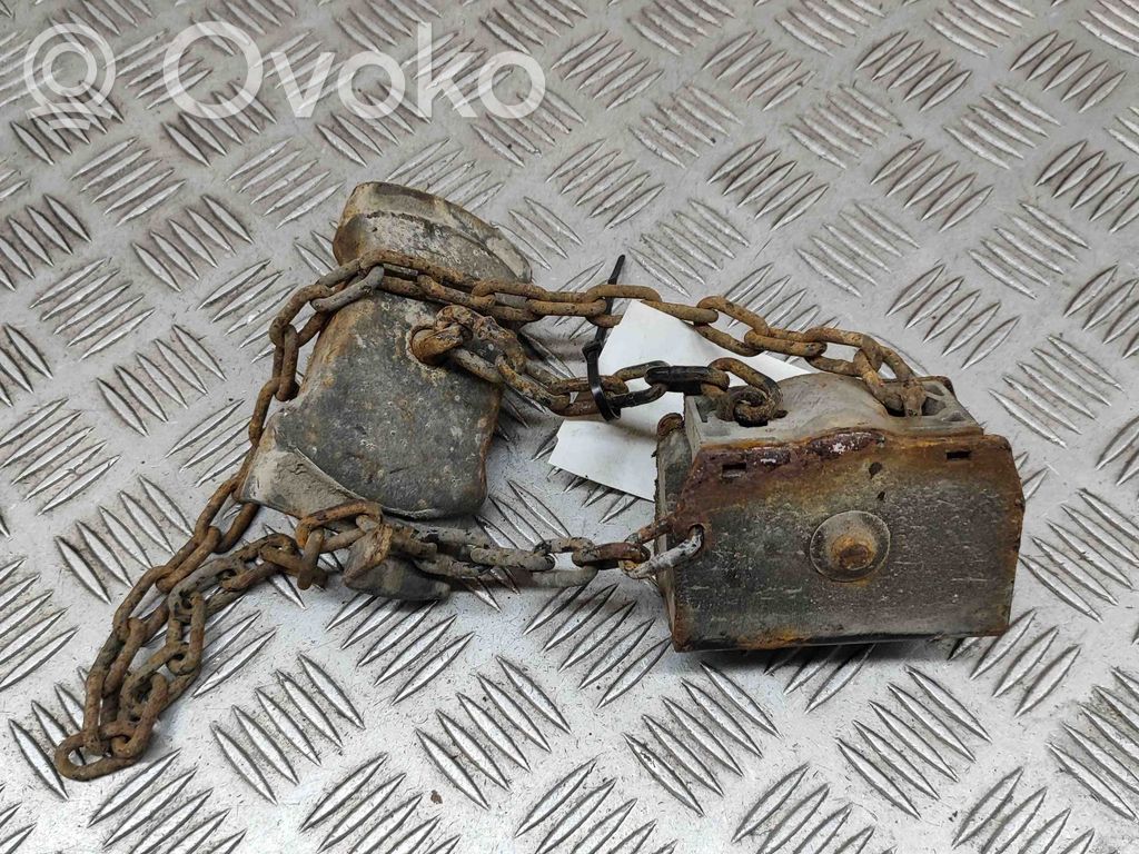 Toyota Hilux (AN10, AN20, AN30) Wspornik montażowy koła zapasowego 