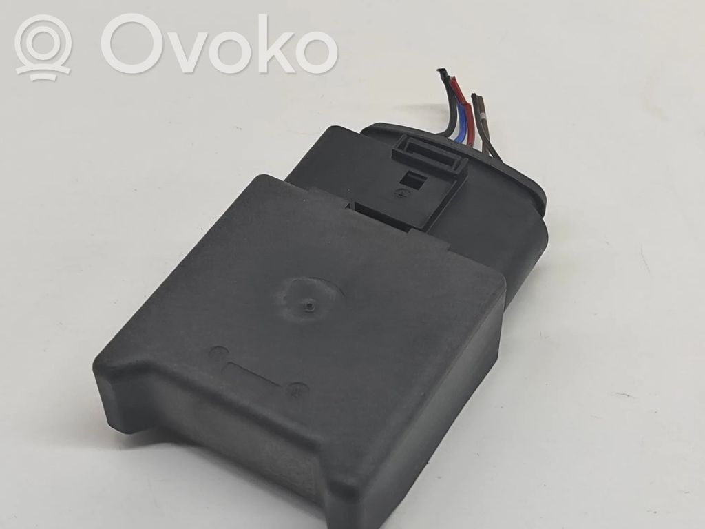 Unité de commande / module de pompe à carburant   5Q0906093B