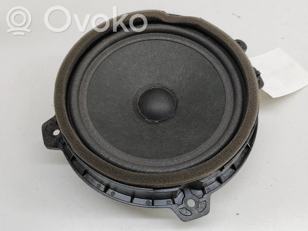 KIA Sportage Enceinte de porte arrière 