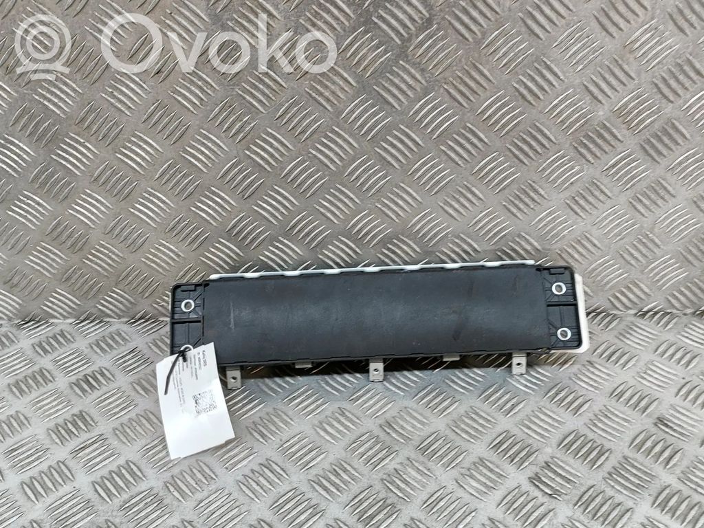 Volvo XC60 Polviturvatyyny 
