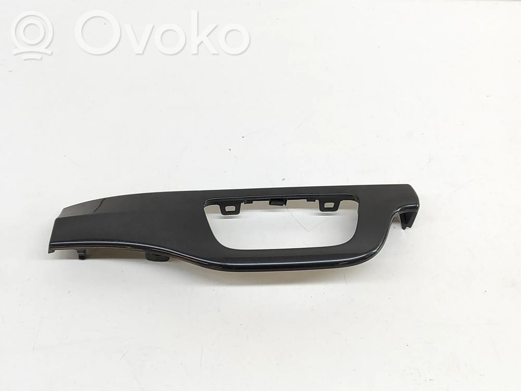 Audi Q7 4M Dashboard glove box trim 