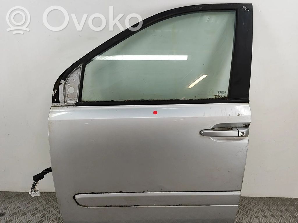 KIA Carnival Durvis 