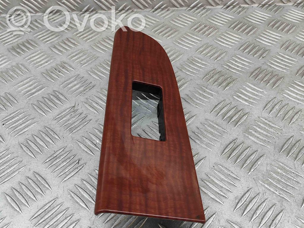 Jeep Grand Cherokee (WK) Front door card panel trim 