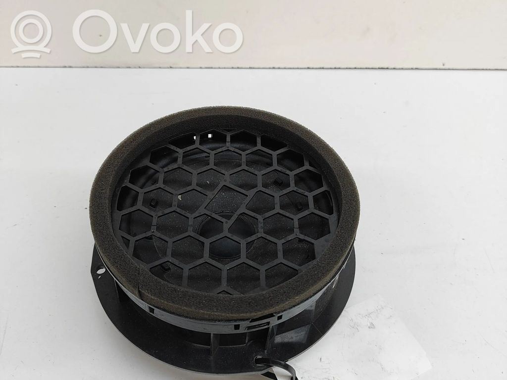 Skoda Enyaq iV Enceinte de porte arrière