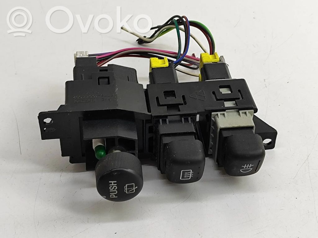 Comutator lumini   F77B10044C