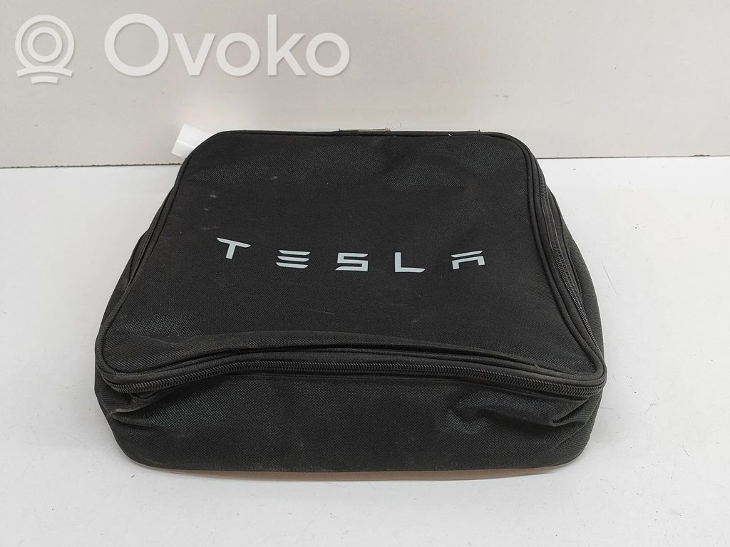 Tesla Model Y Altra parte della carrozzeria