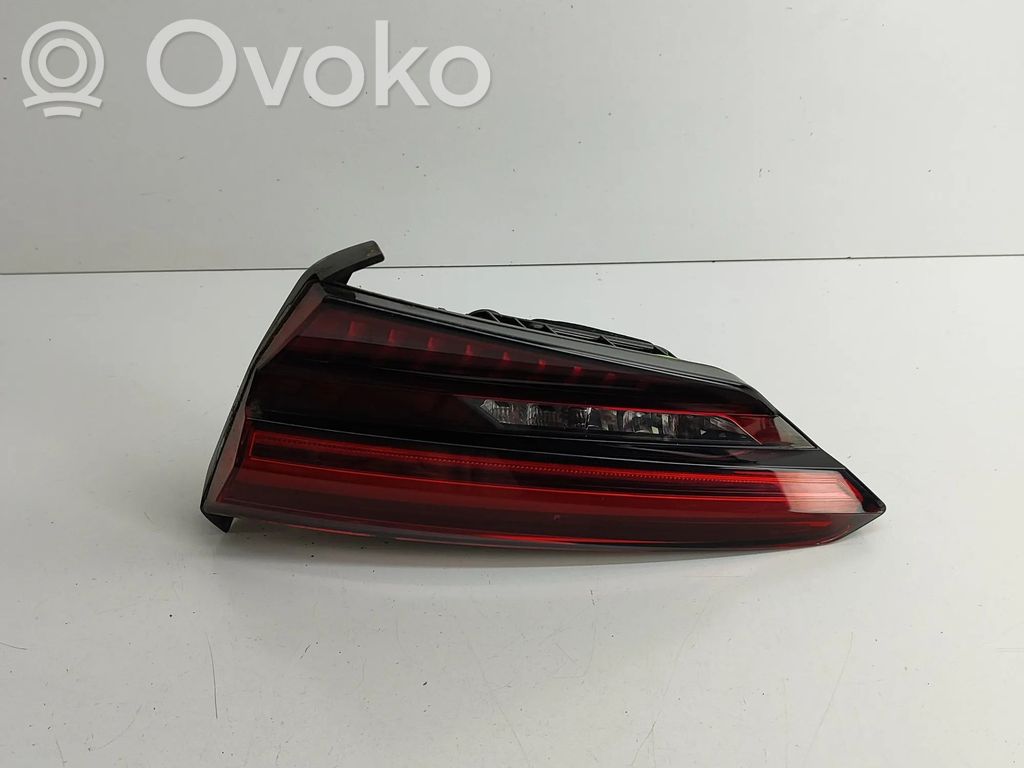 Audi A5 Lampy tylnej klapy bagażnika 
