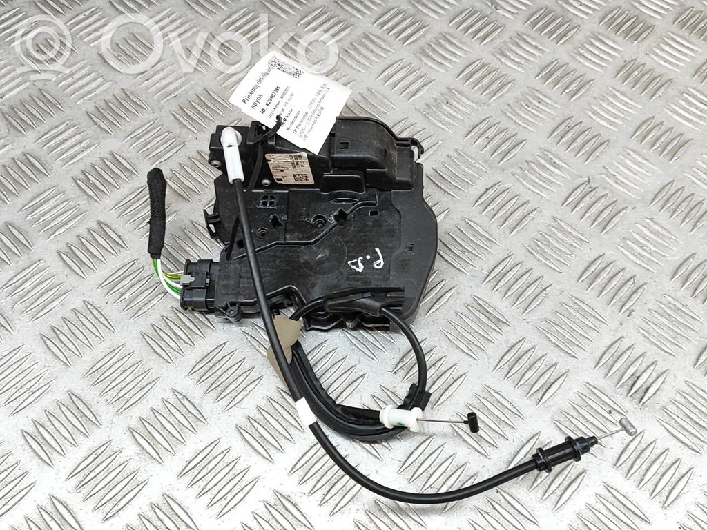 Citroen C4 III e-C4 Priekšpusē slēdzene 