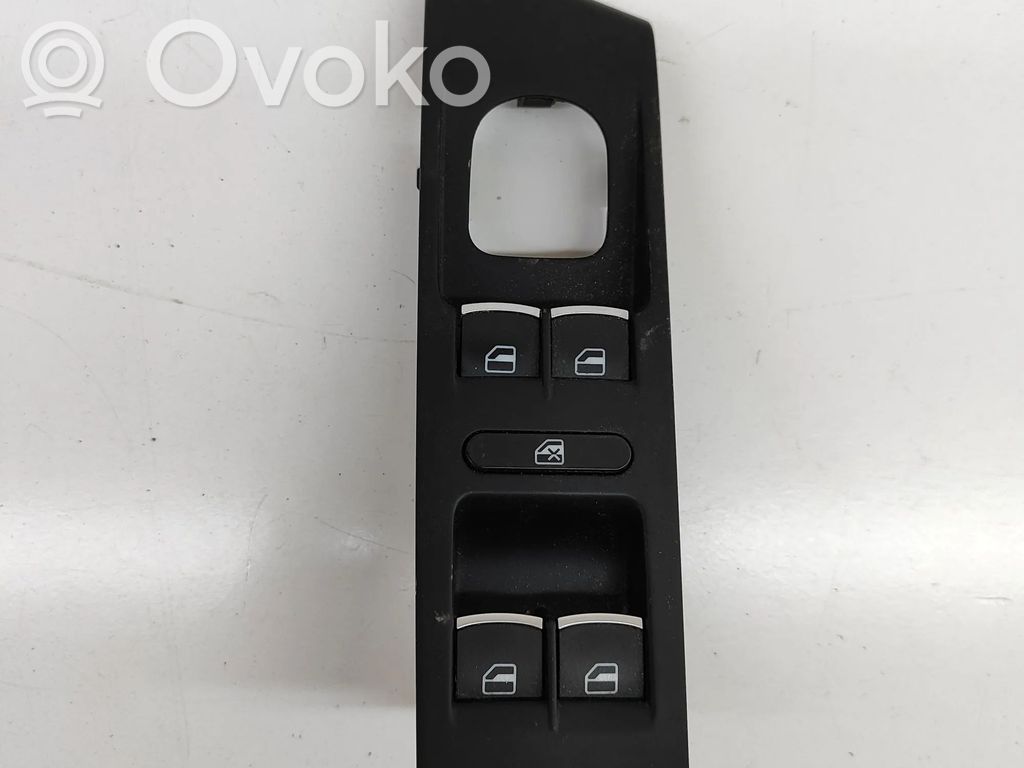 Volkswagen PASSAT B7 Przyciski szyb 
