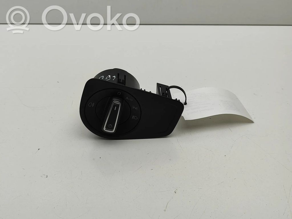Volkswagen Golf VII Przełącznik świateł 