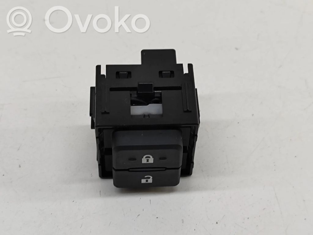Central locking switch button   8493033140