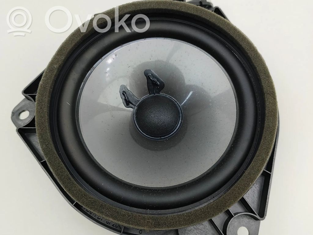 Lexus NX Altavoz de la puerta trasera 