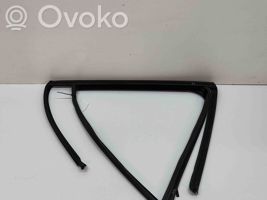 BMW X5 F15 Listwa / Uszczelka szyby drzwi tylnych 