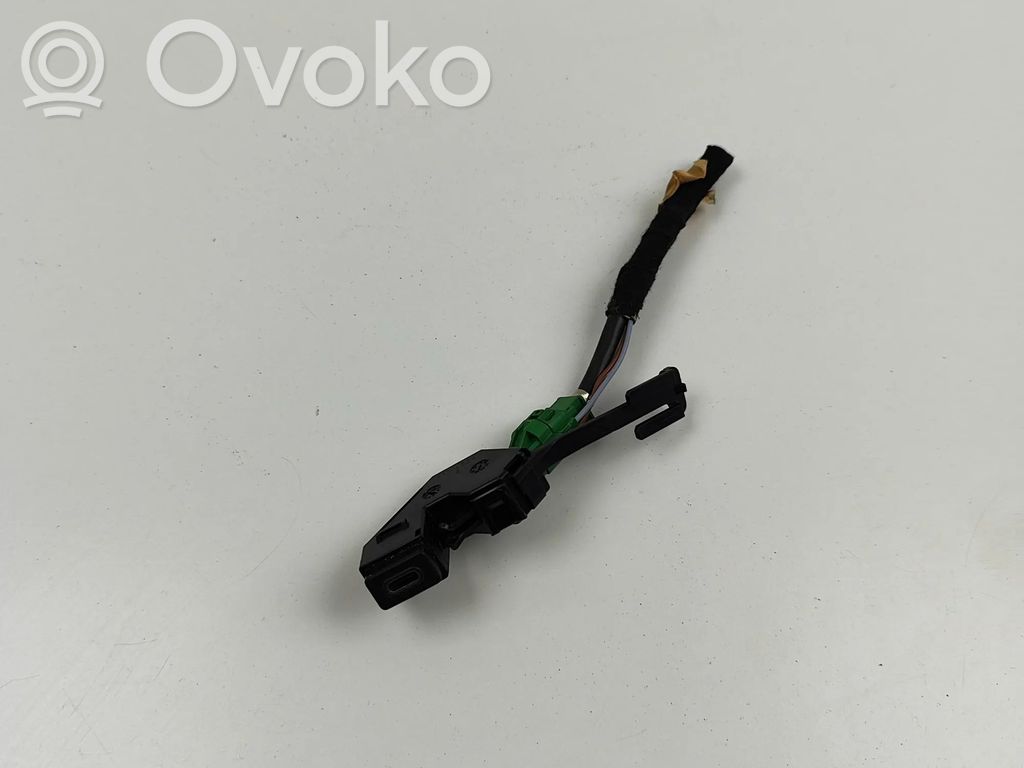 Volkswagen PASSAT B8 Priză USB 