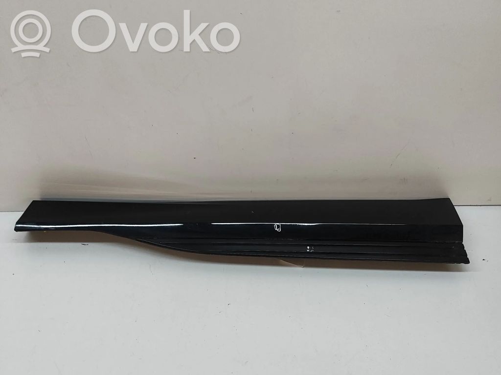 Audi Q8 Priekšpusē durvju dekoratīvā apdare (moldings) 