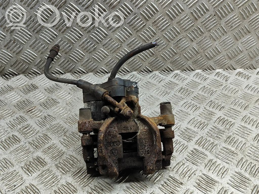 Audi A3 S3 8V Tylny zacisk hamulcowy 