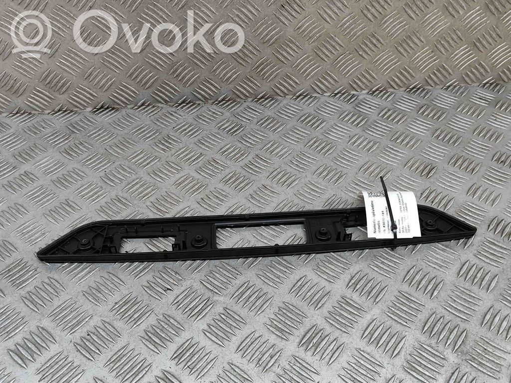 Cupra Formentor Takaluukun rekisterikilven valon palkki 