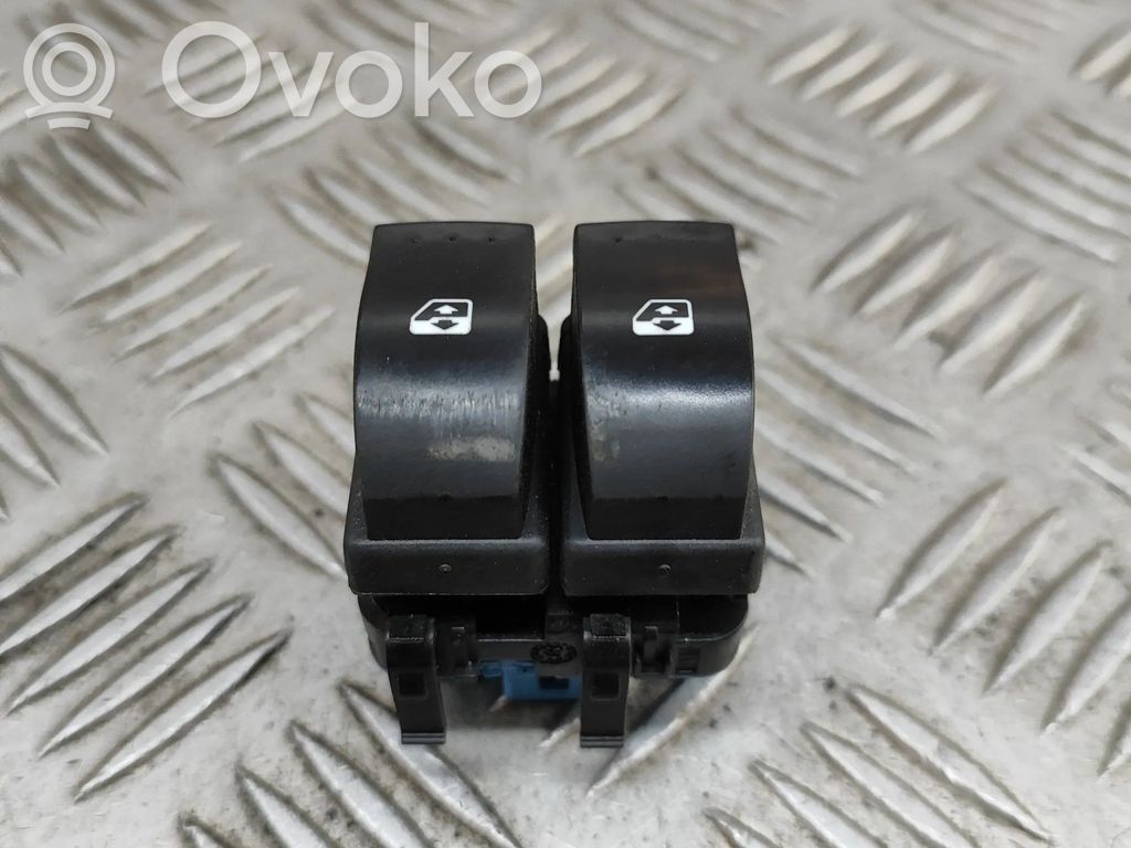 Opel Movano B Electric window control switch 