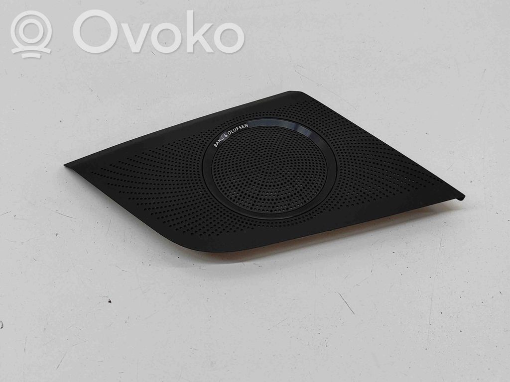 Cache enceinte centrale   8T0857228