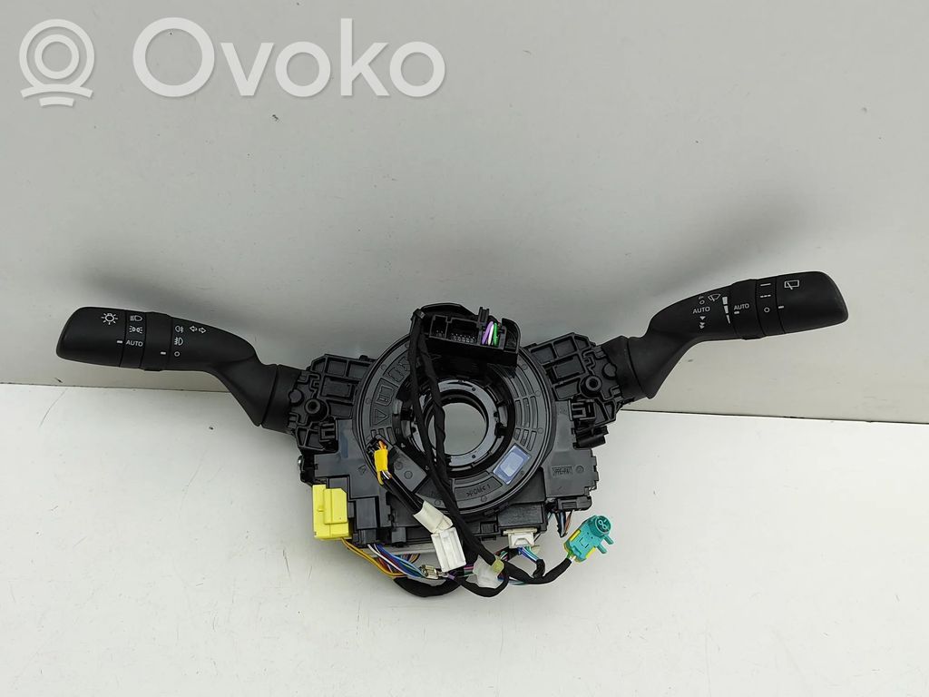 Toyota Yaris Cross Suuntavilkun vipu 