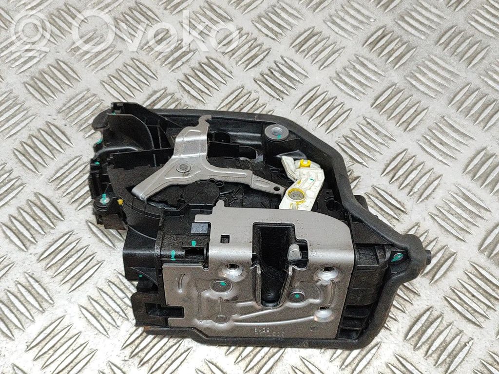 BMW X5 F15 Zamek drzwi przednich 