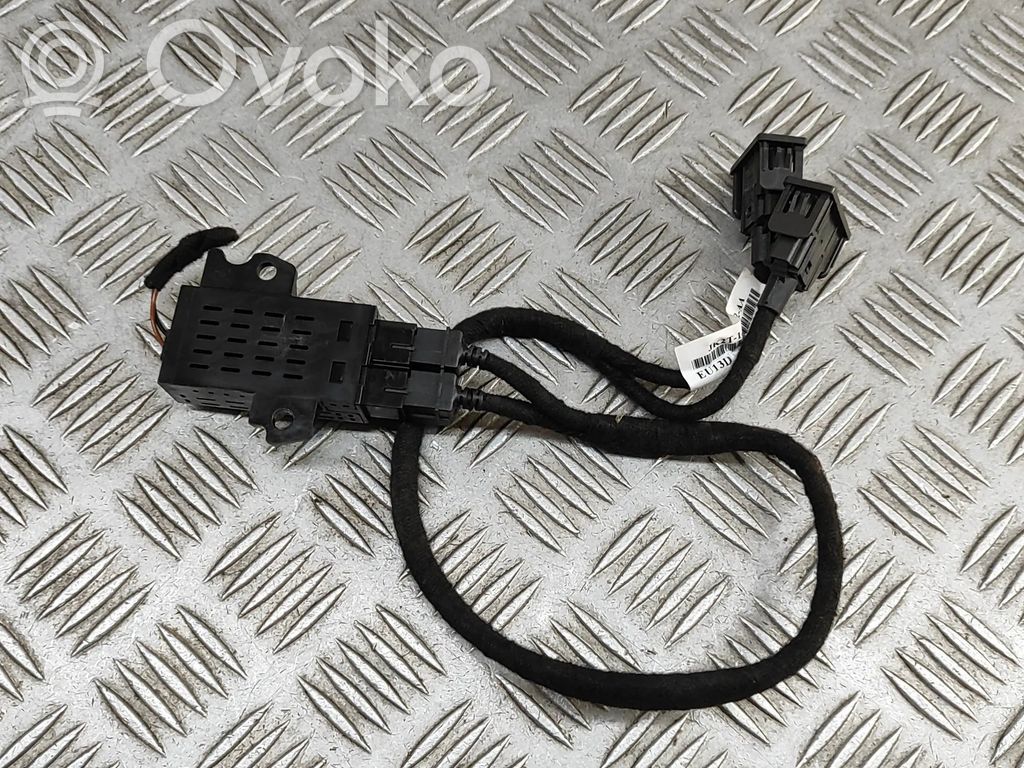 Ford Tourneo Custom Enchufe conector USB 