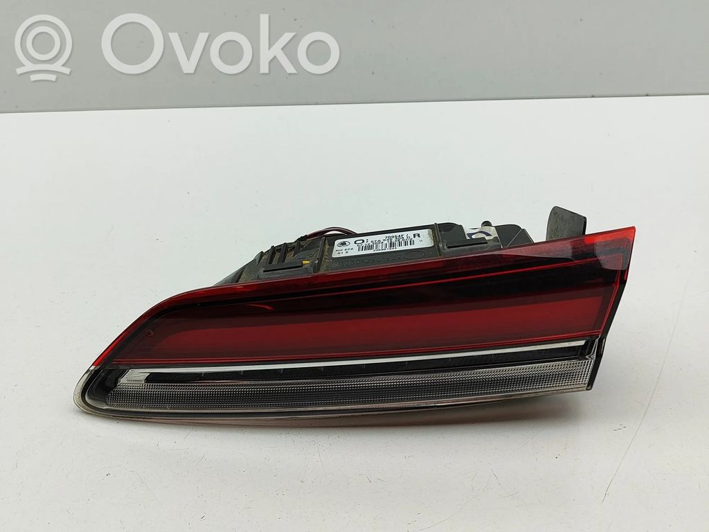 Skoda Karoq Takaluukun takavalot 
