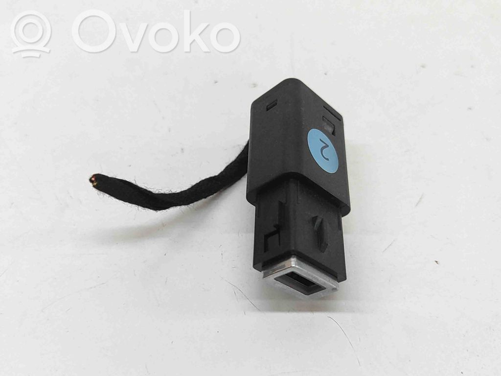 Jeep Avenger Enchufe conector USB 