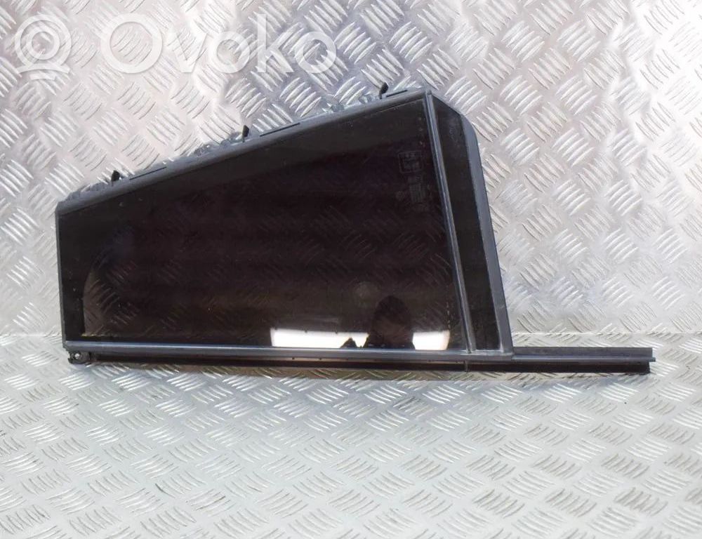 BMW X7 G07 Geam lateral spate 