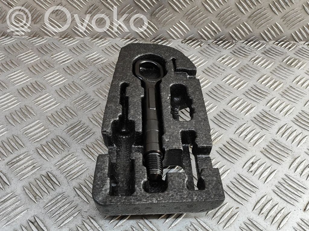 Audi Q4 e-tron Anillo de remolque 