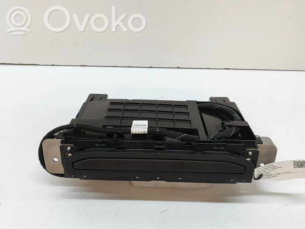 Audi Q7 4M Screen/display/small screen 