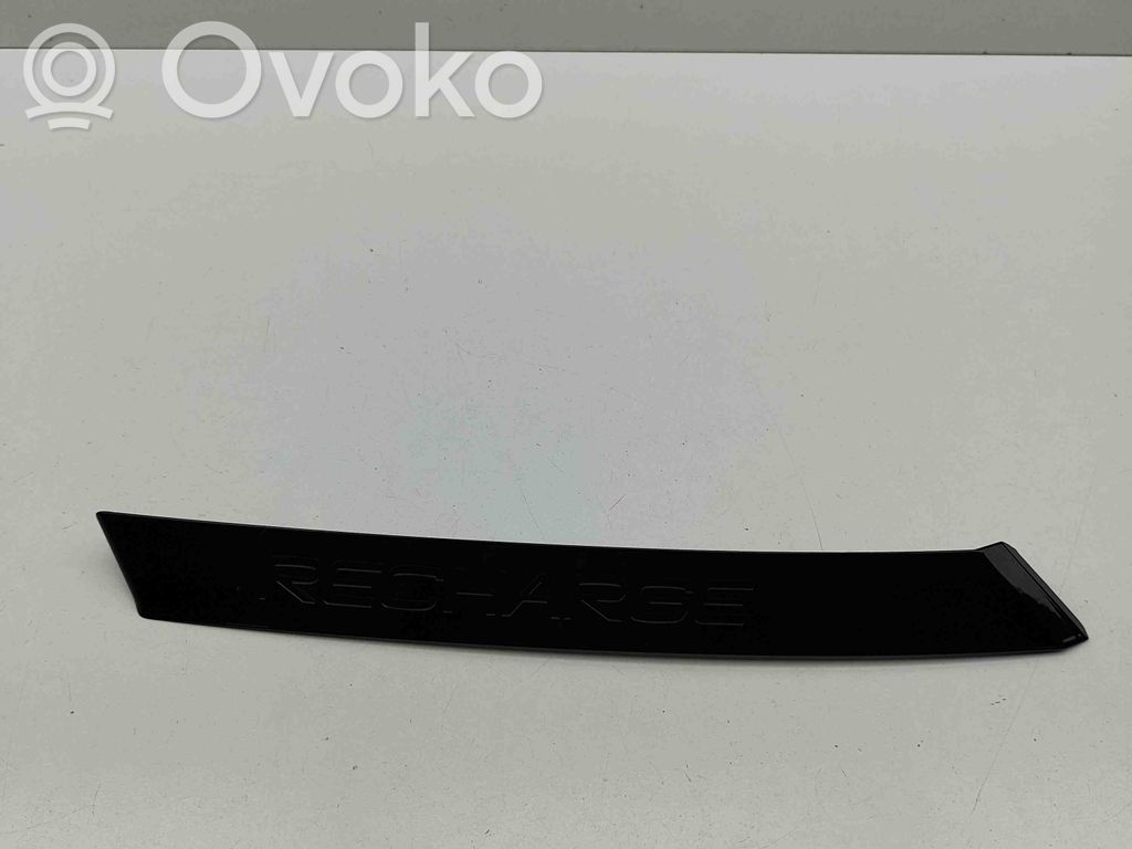 Volvo XC40 Listwa tylnego błotnika 