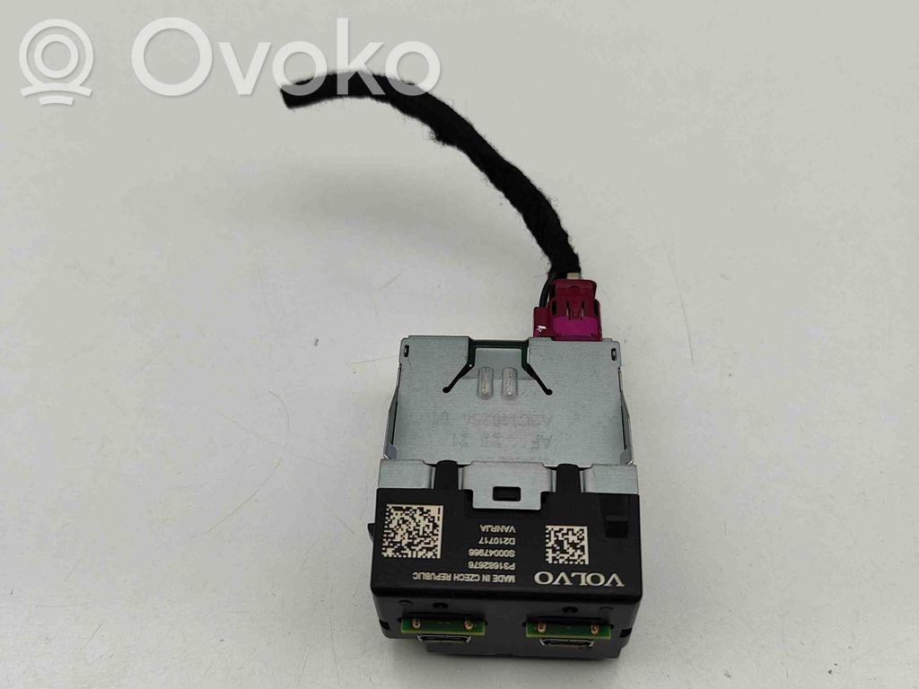 Volvo XC40 Gniazdo / Złącze USB 