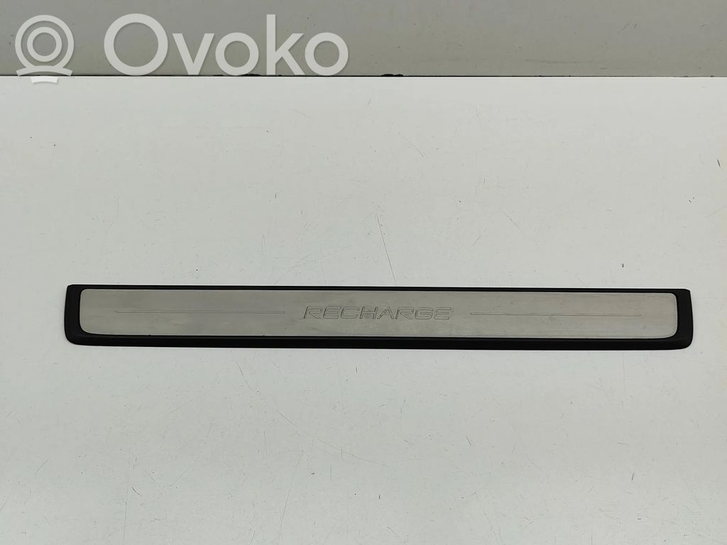 Volvo XC40 Listwa progowa przednia 