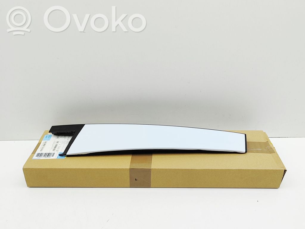 BMW X1 U11 Listwa / Uszczelka szyby drzwi tylnych 