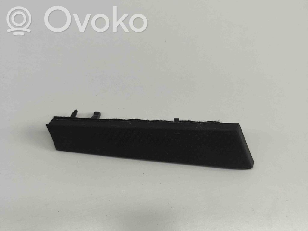 Audi Q3 F3 Ramka schowka deski rozdzielczej 