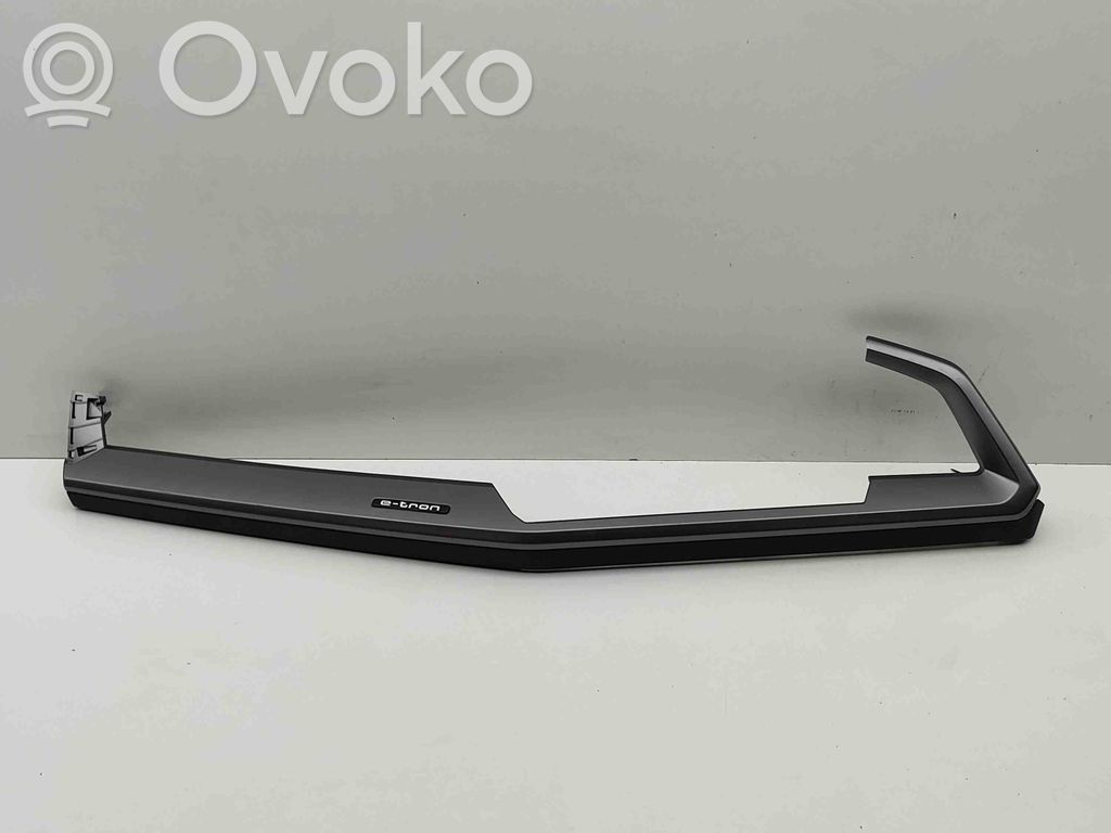 Audi Q4 e-tron Garniture panneau inférieur de tableau de bord 
