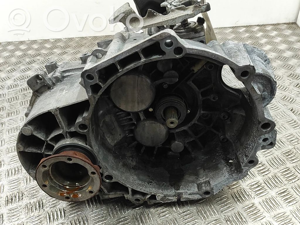 Volkswagen PASSAT B8 Scatola del cambio manuale a 6 velocità 