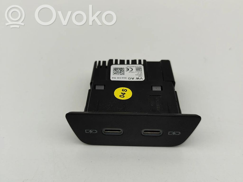 Volkswagen Golf VIII Connecteur/prise USB