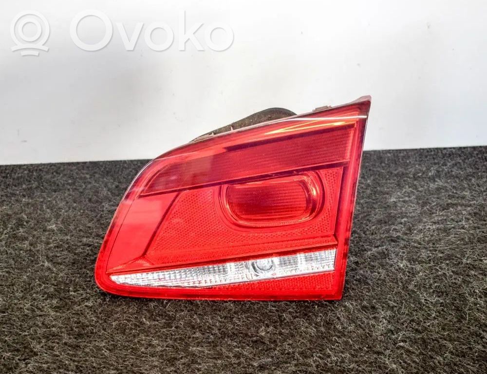 Volkswagen PASSAT B7 Luci posteriori del portellone del bagagliaio