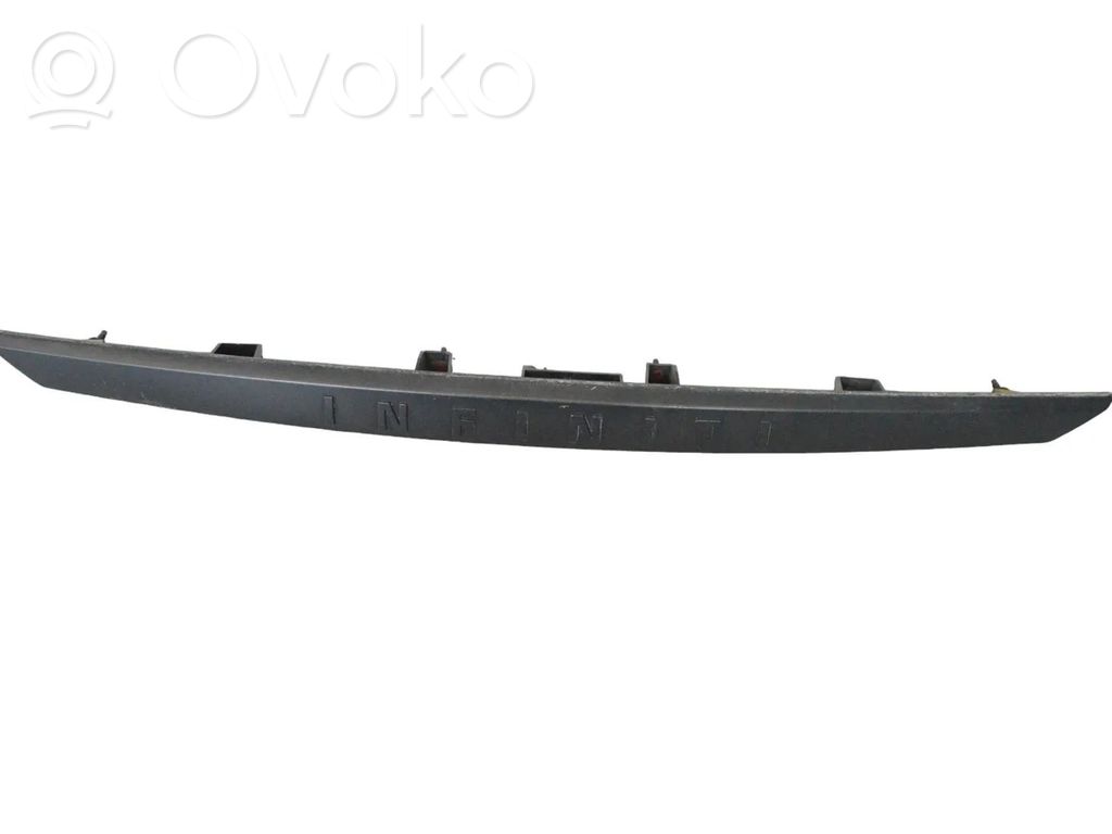 Infiniti Q50 Éclairage de plaque d'immatriculation 