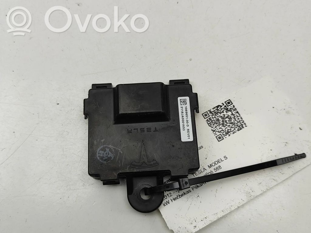 Tesla Model S Autres dispositifs 