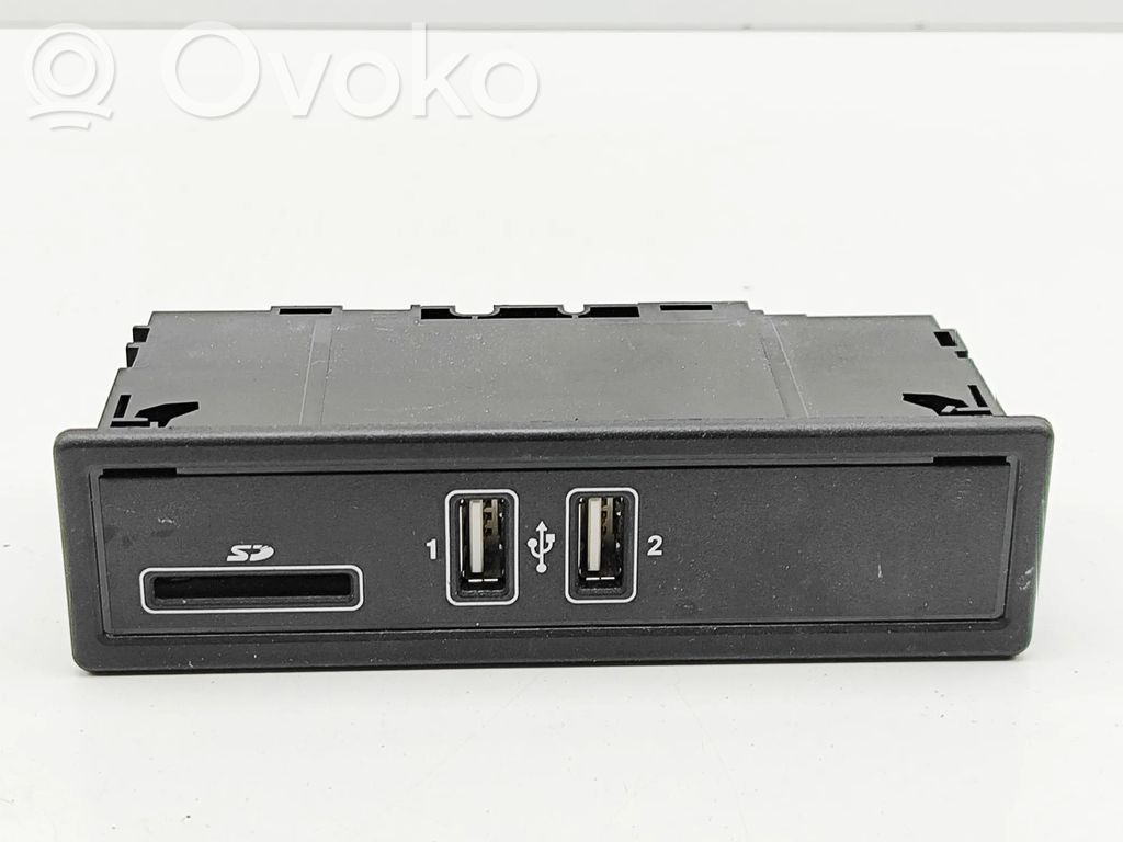 Mercedes-Benz C W205 Connettore plug in USB