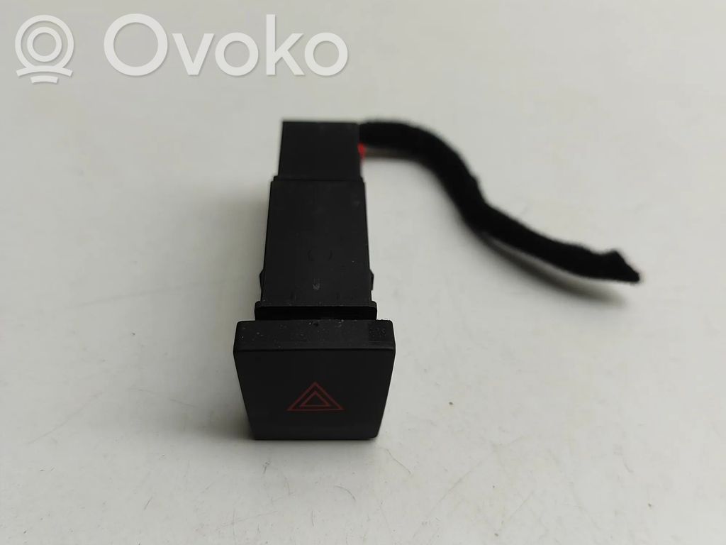 Cupra Born Botón interruptor de luz de peligro 