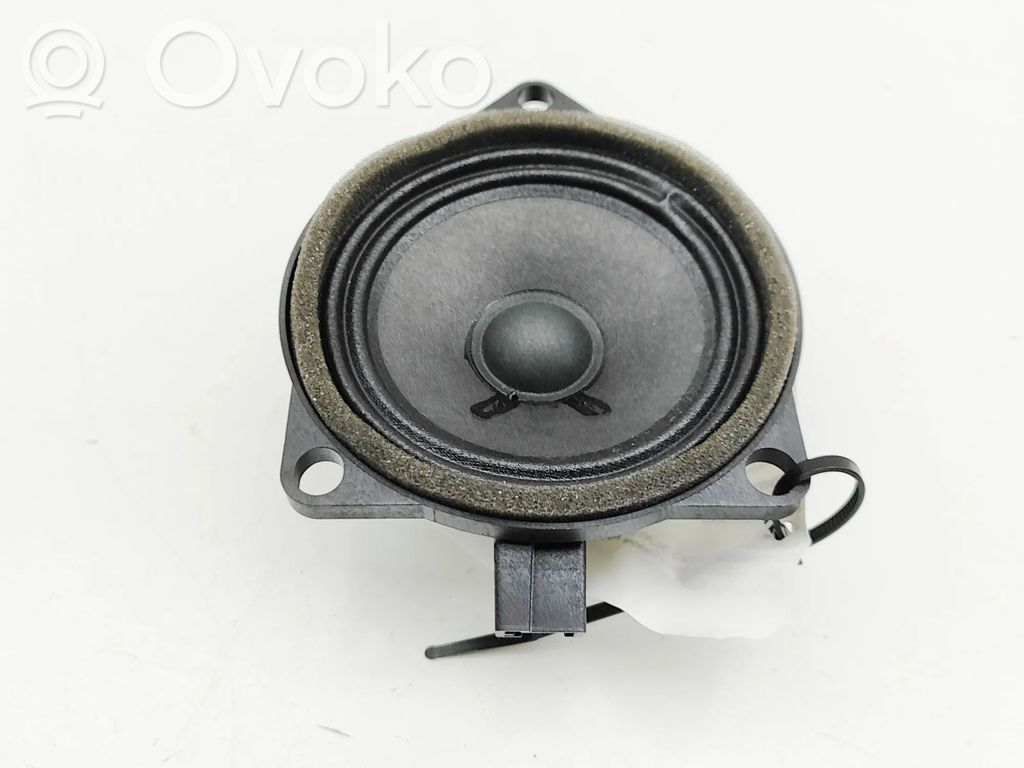 Etuoven kaiutin   31438477