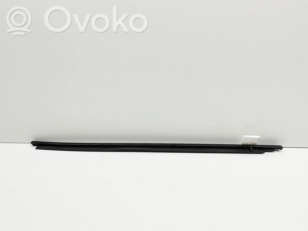 BMW X3M F97 Rivestimento modanatura del vetro della portiera posteriore 