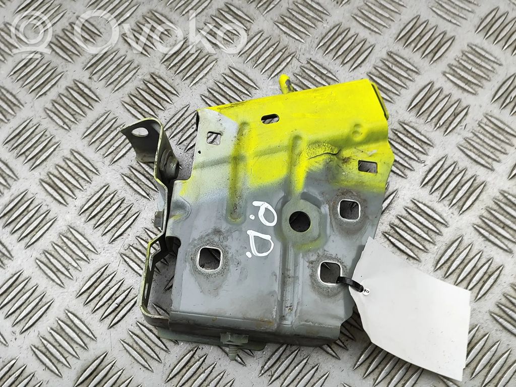 Renault Master III Fender mounting bracket 