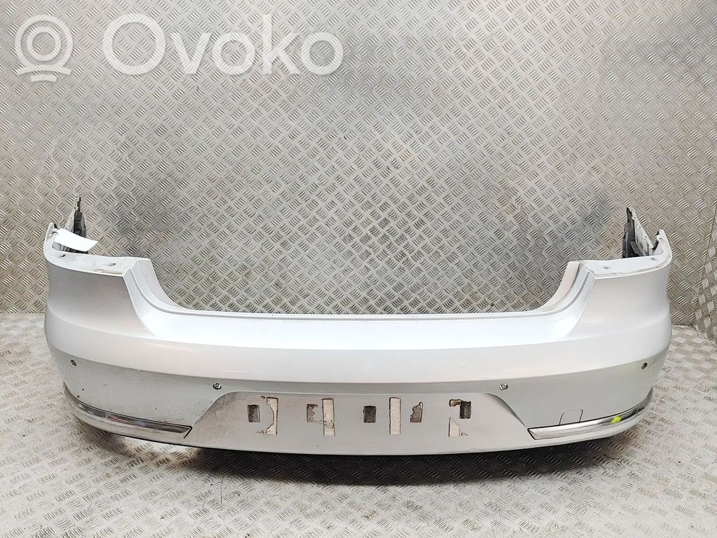Volkswagen PASSAT B7 Zderzak tylny 