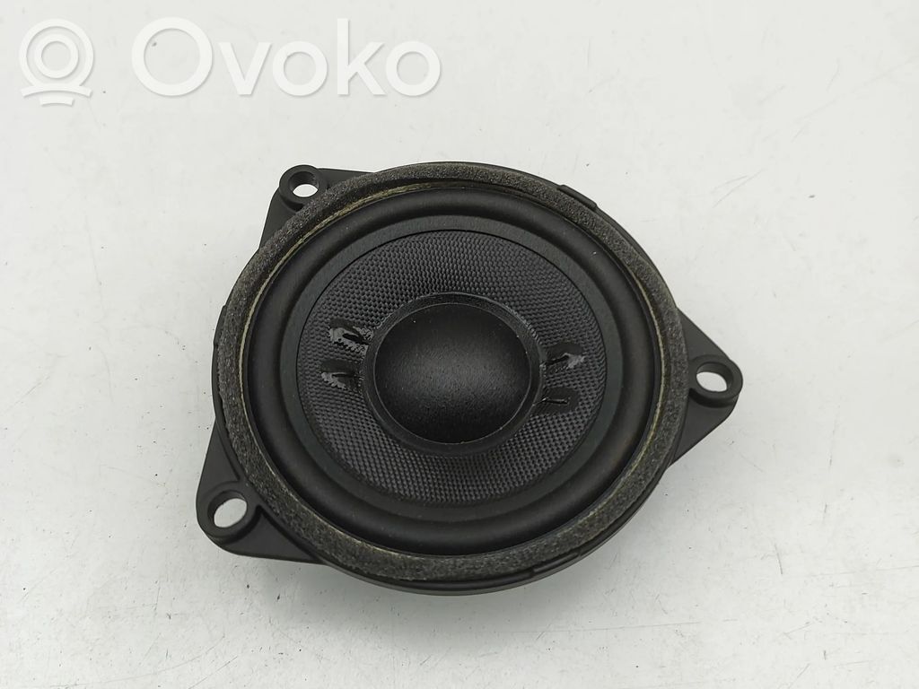 Porsche Taycan 9J1 Etuoven kaiutin