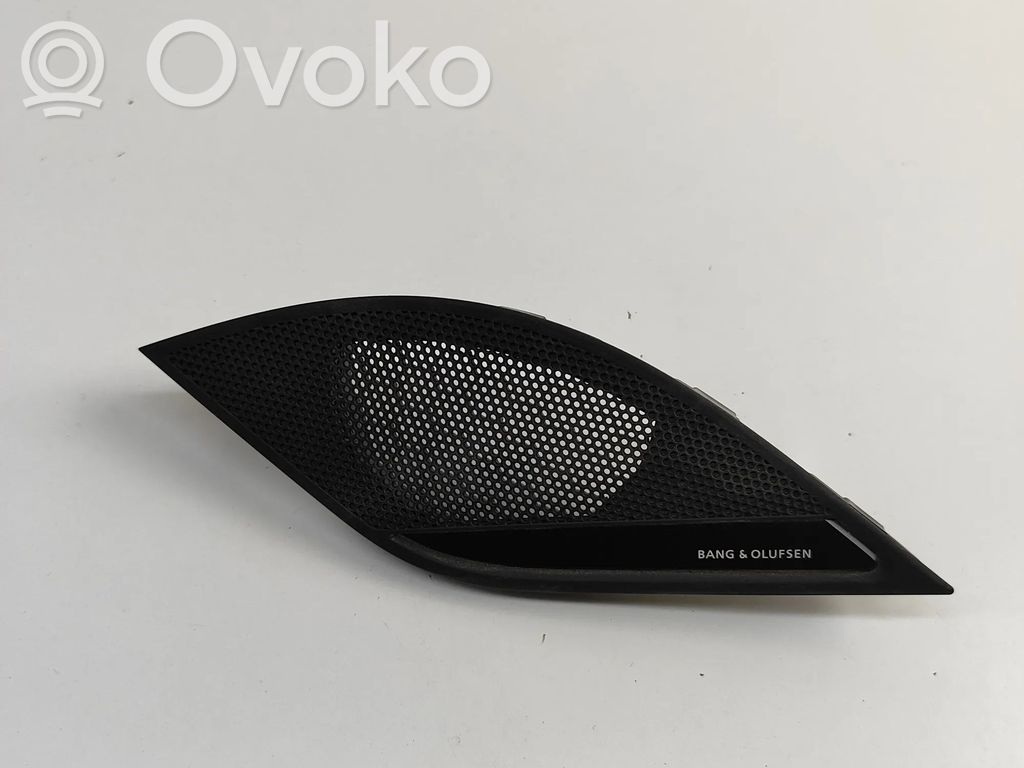 Cache enceinte centrale   80C035428